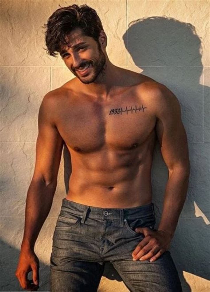 Ekin Mert Daymaz (Model) - Age, Birthday, Bio, Facts, Family, Net Worth, Height & More