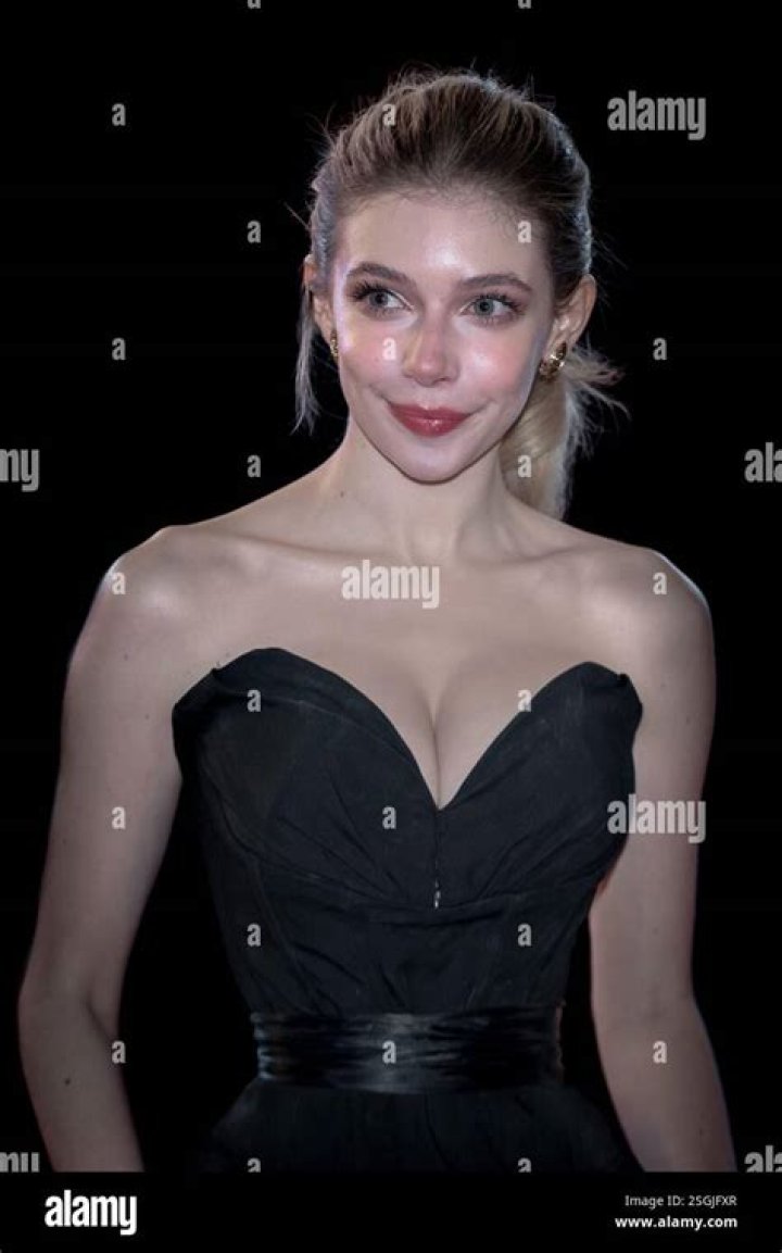 Eleanor Worthington Cox – Celebsgraphy