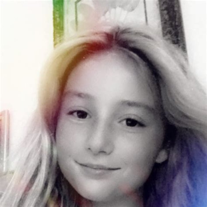 Elisabeta Plourde: The Rising Star in the World of Art and Culture