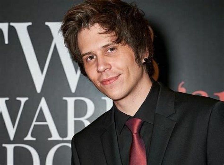 ElrubiusOMG - CelebNetWorth