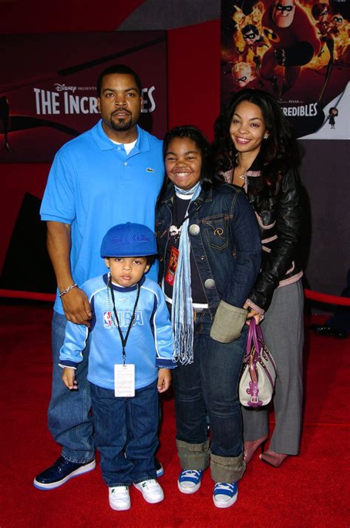 Elvira Woodruff (Children's Author) - Age, Birthday, Bio, Facts, Family, Net Worth, Height & More