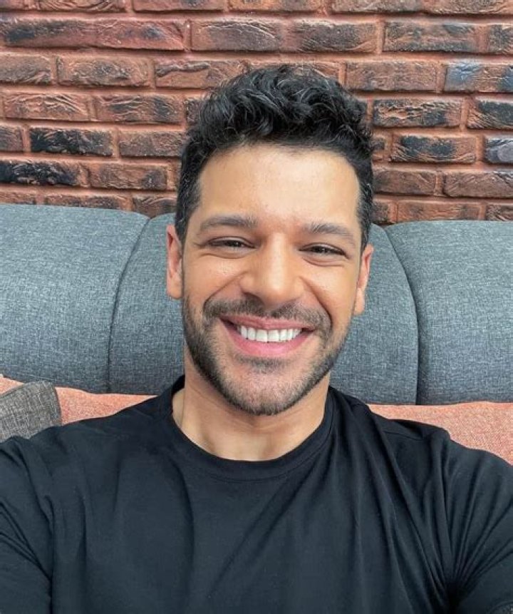 Emre Kivilcim (TV Actor) - Age, Birthday, Bio, Facts, Family, Net Worth, Height & More