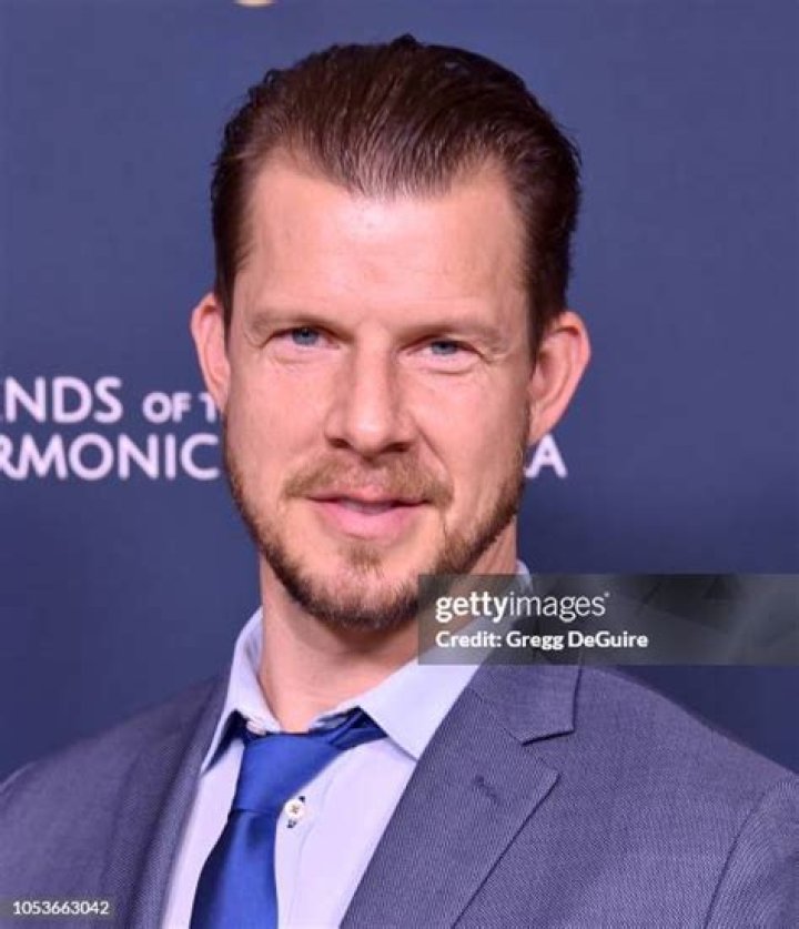 Eric Mabius