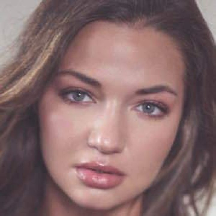 Erika Costell (Model) - Age, Birthday, Bio, Facts, Family, Net Worth, Height & More