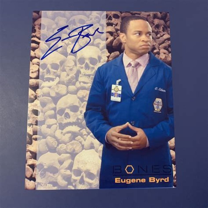 Eugene Byrd (TV Actor) - العمر ، تاريخ الميلاد ، السيرة الذاتية ، الحقائق ، الأسرة ، صافي الثروة ، الطول والمزيد