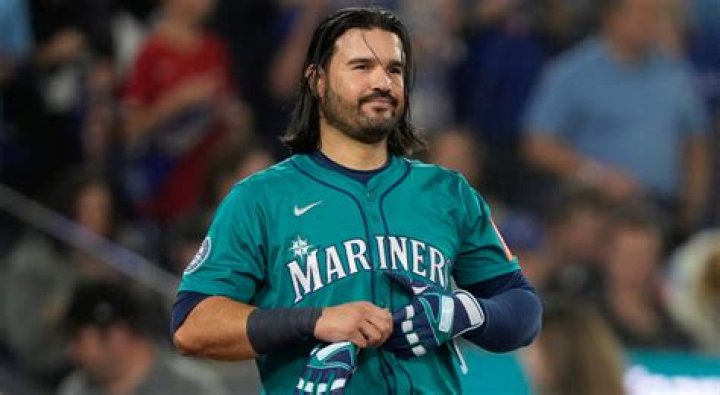 Eugenio Suárez (Baseball Player) - Age, Birthday, Bio, Facts, Family, Net Worth, Height & More