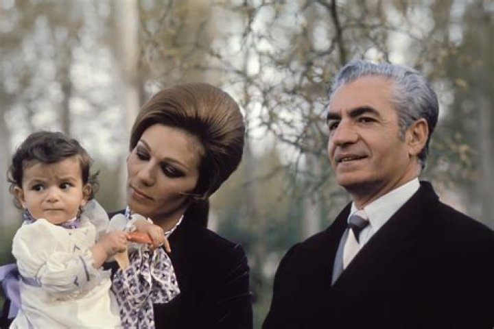 Farah Pahlavi Biography, Age, Height, Husband, Net Worth, Family