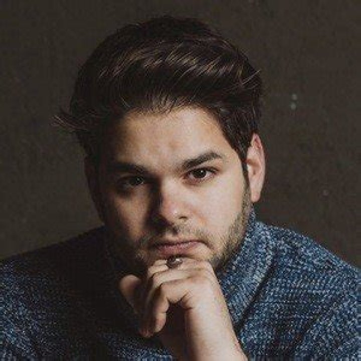 Farid Dieck (Facebook Star) - Age, Birthday, Bio, Facts, Family, Net Worth, Height & More