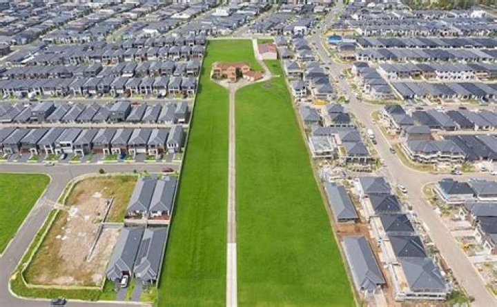 Florida Man Refuses To Sell His Home As It's Swallowed By Development