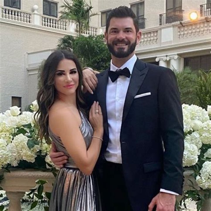 Former Bachelorette Andi Dorfman Seemingly Goes IG Official With New Man While Vacationing in Cabo