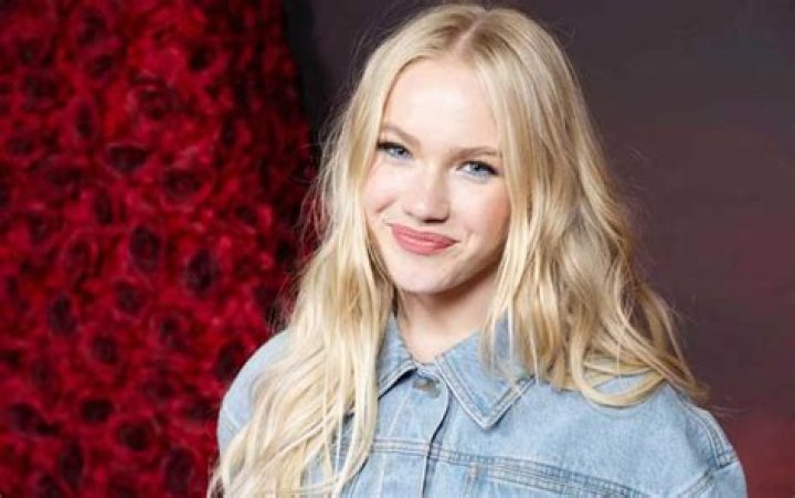 Freya Ridings Net Worth, Age, Height, Wife