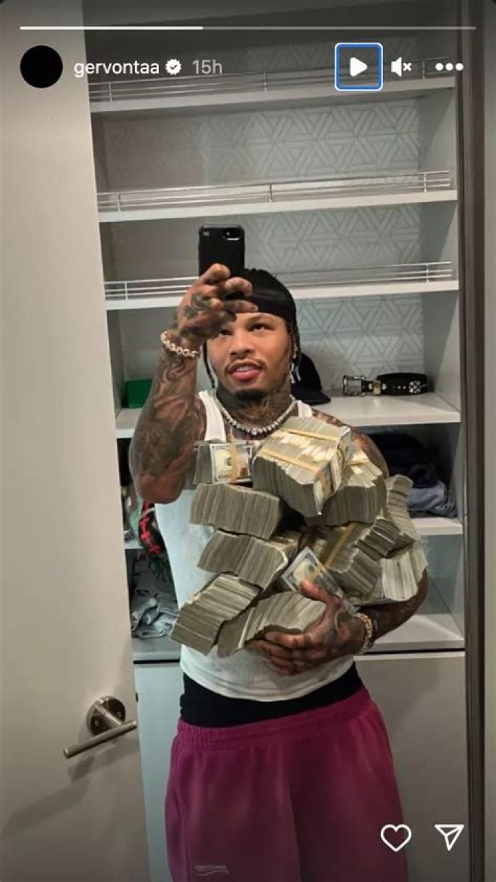Gervonta Davis Flexes Stacks Of Cash Amid Beef With HoneyKomb Brazy