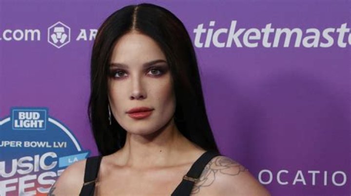 Halsey’s Net Worth Is ~So Good~! Inside the ‘Closer’ Singer’s Rising Fortune and How They Make Money