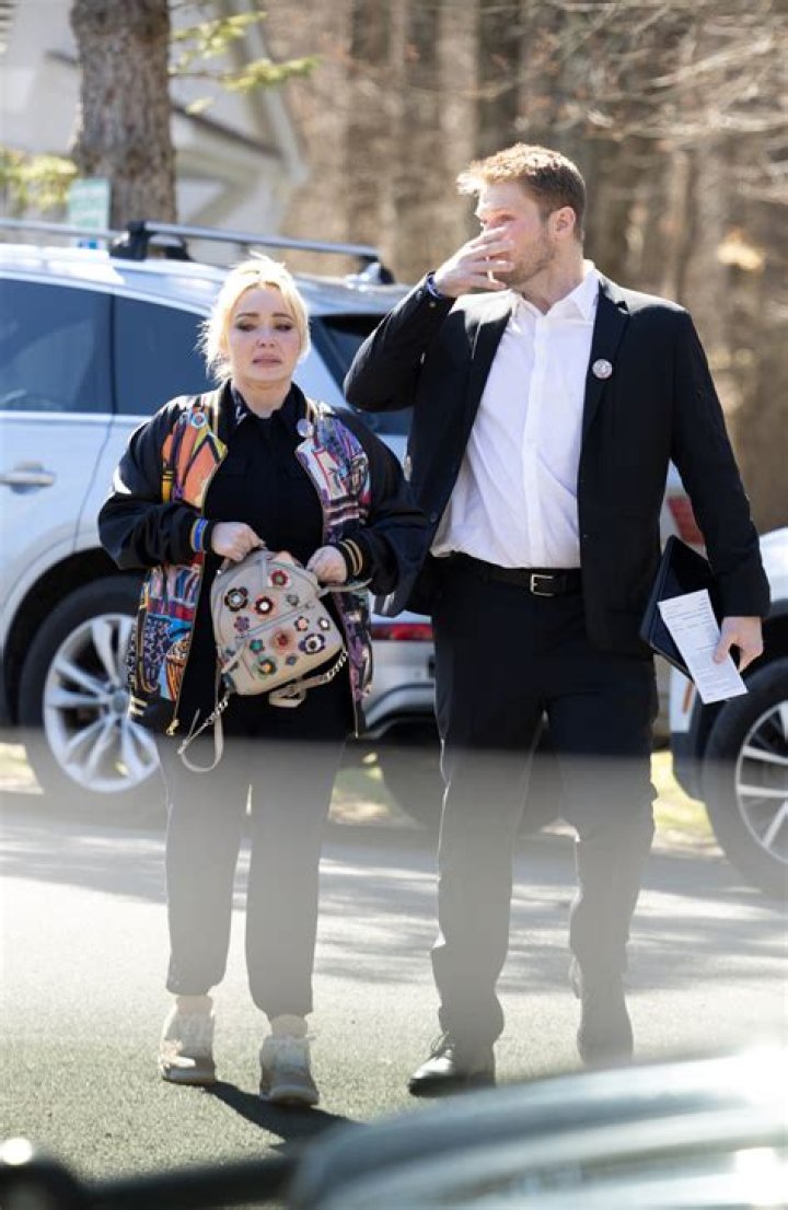 Hayden Panettiere Posts a Family Pic Following Rumors She Split From Fiancé Wladimir Klitschko