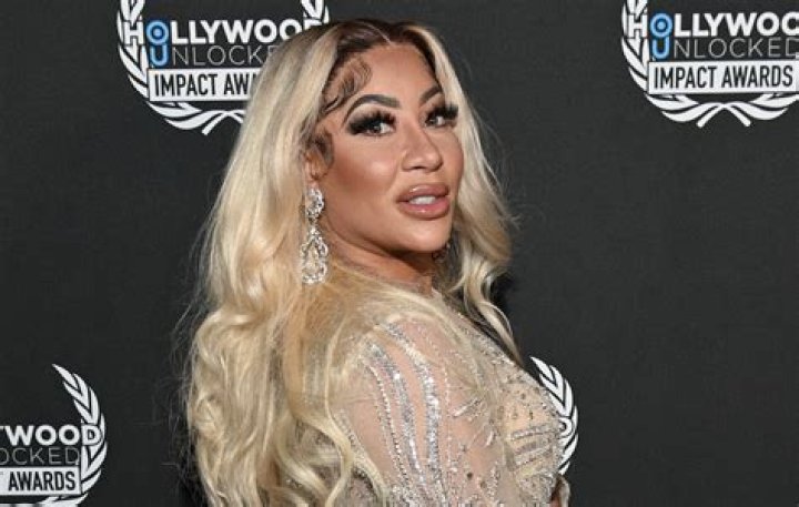 Hazel-E Posts Her New Man With Her Daughter, Her Ex Devon Waller Calls Them Out