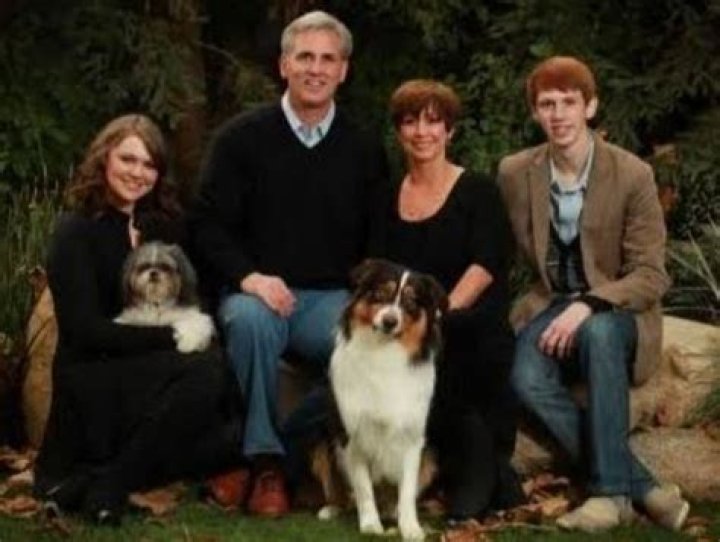 Height, Age, Biography, Parents, Education, Ethnicity, Family, Net worth & More