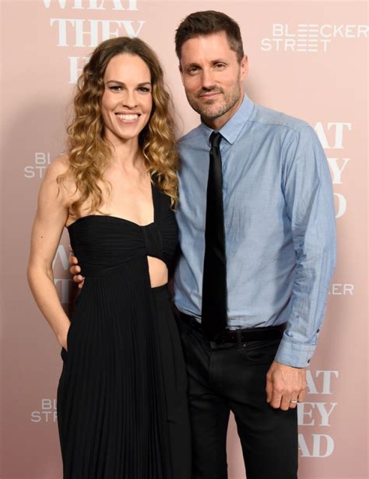 Hilary Swank Biography, Age, Height, Husband, Net Worth, Family
