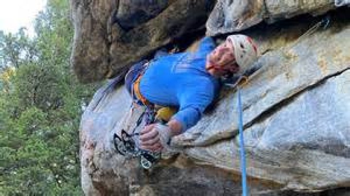 How many people have died climbing El Capitan?