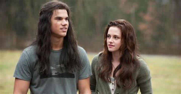 How old was Taylor Lautner in the 1st Twilight?