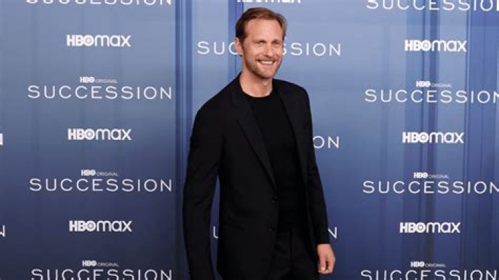 How tall is Alexander Delgado