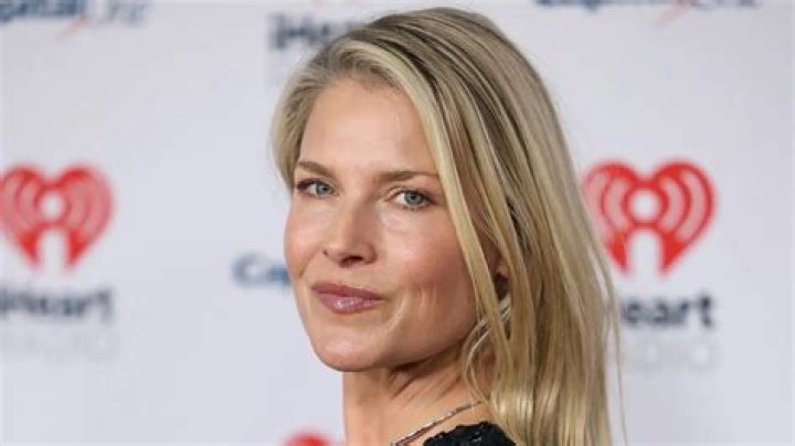 How tall is Ali Larter