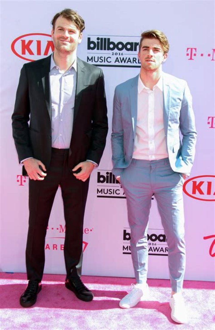 How tall is Andrew Taggart