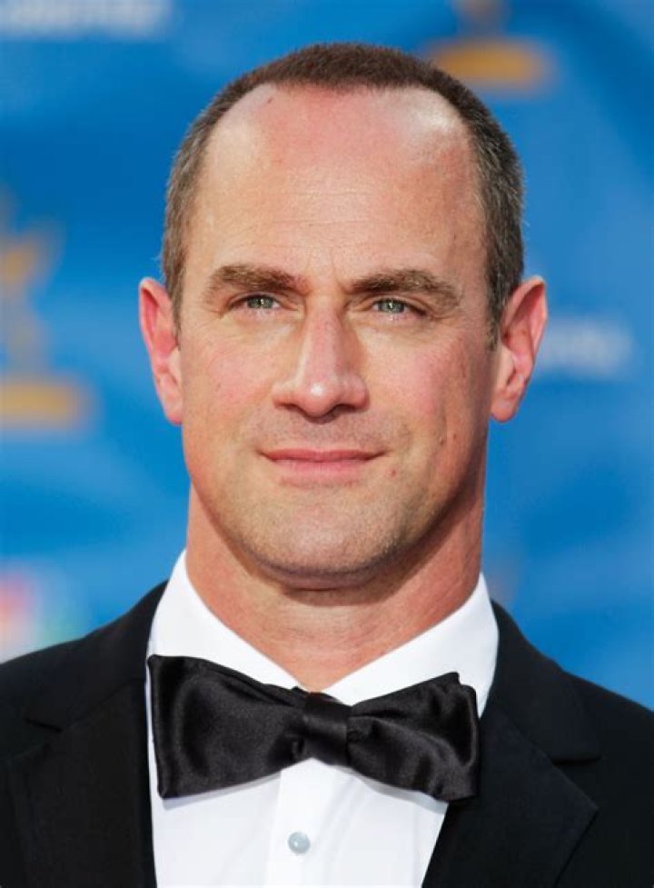 How tall is Christopher Meloni