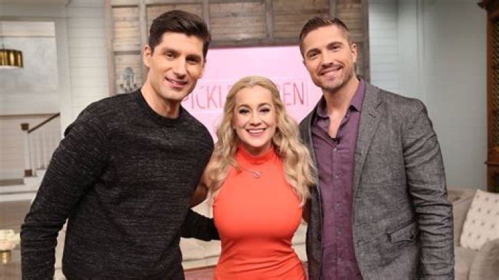 How tall is Eric Winter