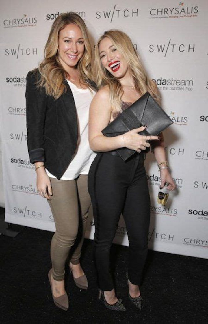 How tall is Hilary Duff