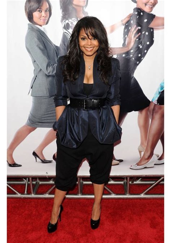 How tall is Janet Jackson