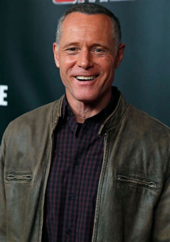 How tall is Jason Beghe