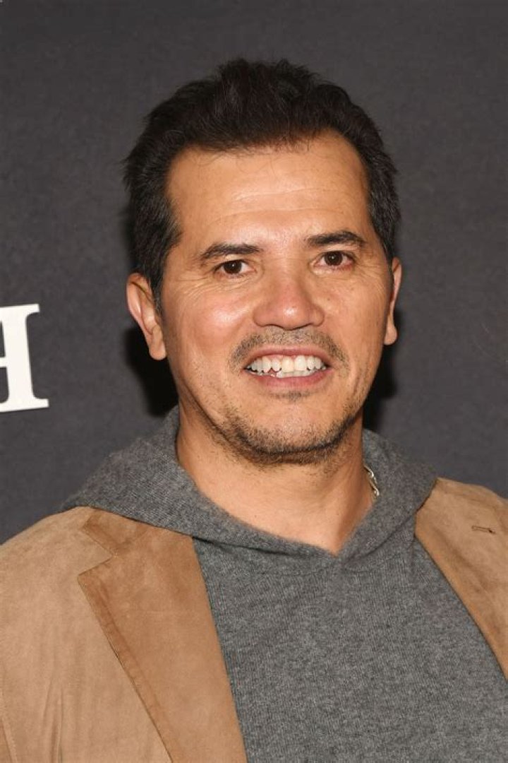 How tall is John Leguizamo