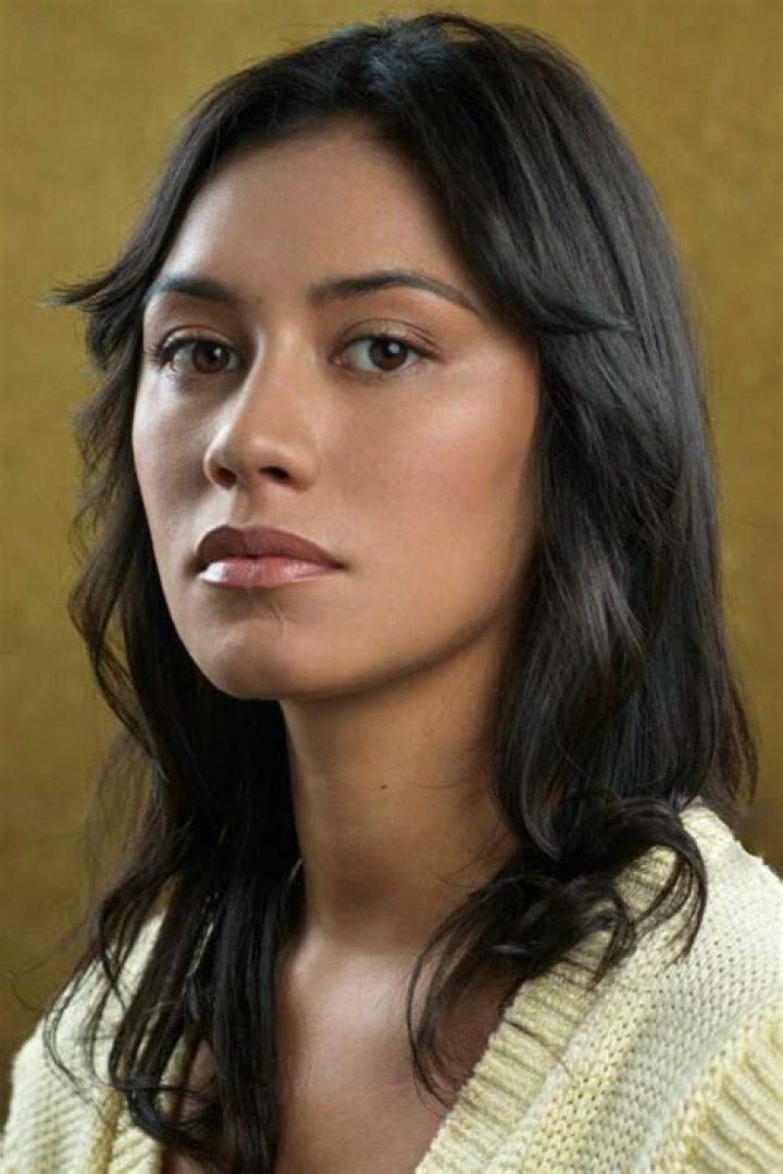 How tall is Luciane Buchanan