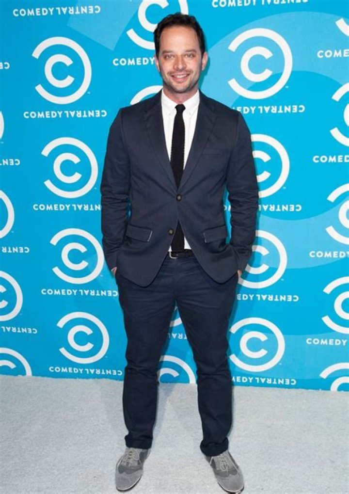 How tall is Nick Kroll