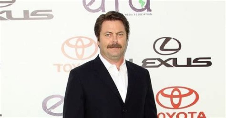 How tall is Nick Offerman