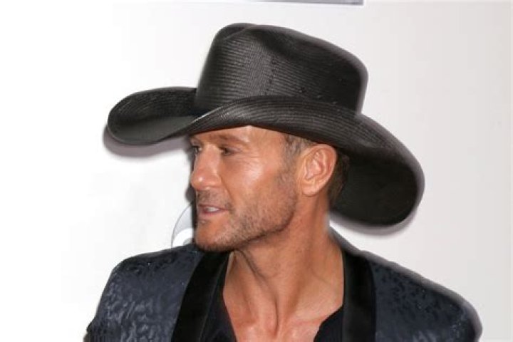 How tall is Tim McGraw