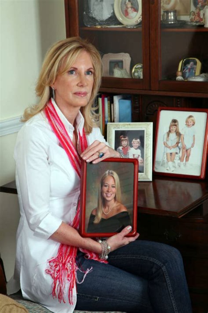 Inside The Chilling Disappearance Of Natalee Holloway