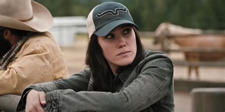Is Mia on Yellowstone Josh Brolin’s daughter?