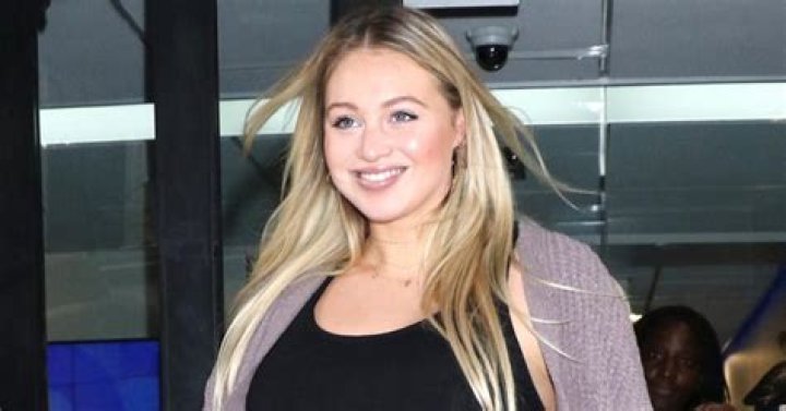 Iskra Lawrence Shows Off ‘Breast Milk-Catching Contraption’ After Leaking Through Bra on Video