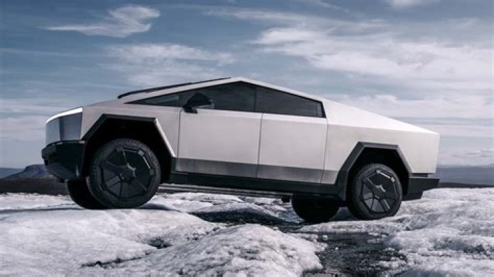 J Cole Recognized By Fan While Stealthily Shopping For New Cybertruck