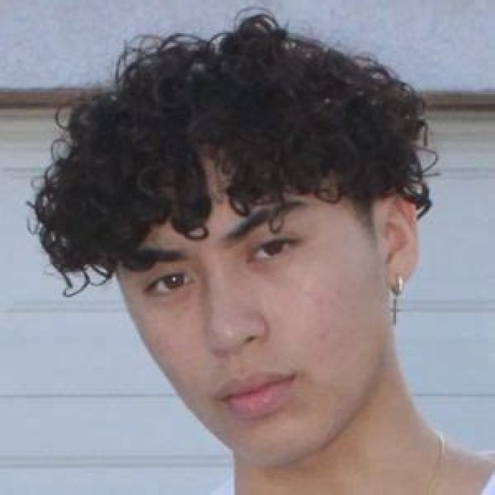 Jaden Rabago (TikTok Star) - Age, Birthday, Bio, Facts, Family, Net Worth, Height & More