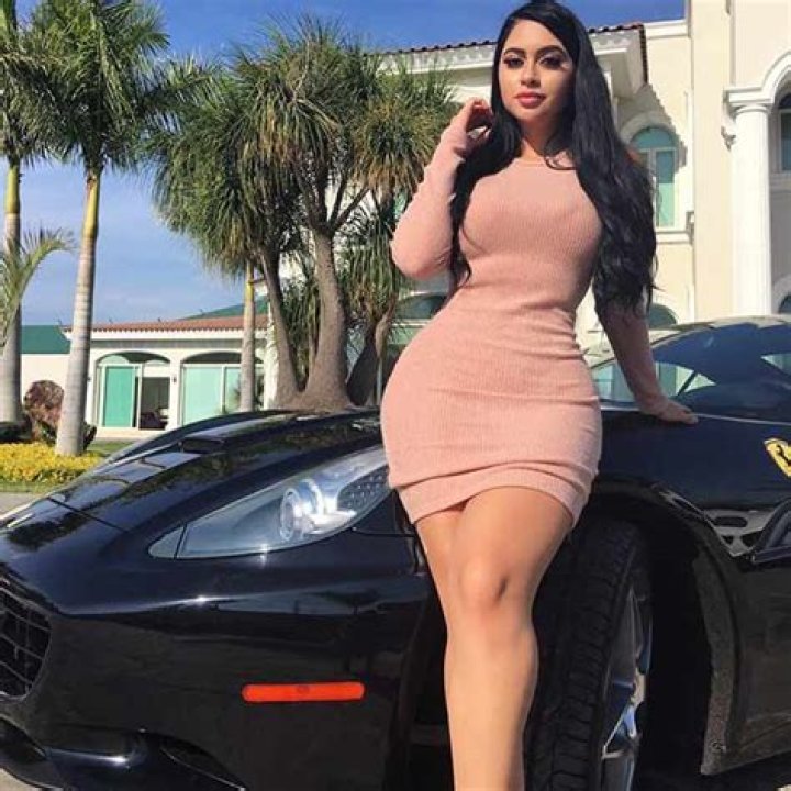 Jailyne Ojeda wiki type bio including age, net worth, boyfriend, measurements, Plastic Surgery. 2022