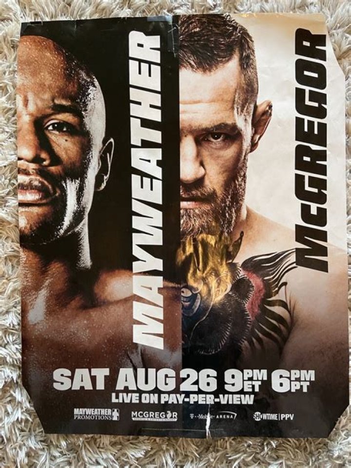 Jamie Foxx and Olivia Munn Were Super Flirty at the Mayweather vs. McGregor Fight and Katie Holmes Is Probably Salty AF
