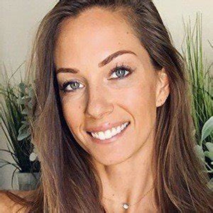 Janna Breslin (Fitness Instructor) - Age, Birthday, Bio, Facts, Family, Net Worth, Height & More