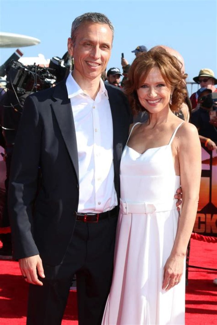 Jean Louisa Kelly (TV Actress) - Age, Birthday, Bio, Facts, Family, Net Worth, Height & More