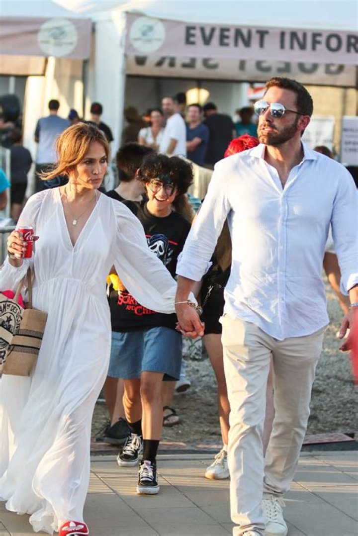 Jennifer Lopez’s Child Emme Muniz Rocks Spooky Graphic Tee, Blue Shorts in Malibu With Mom, Ben: Photos