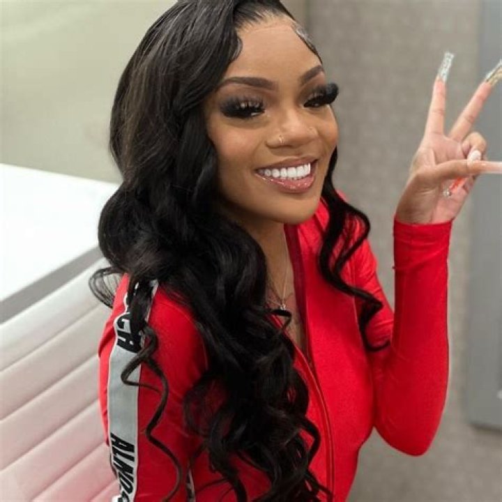 JL (Rapper) - Age, Birthday, Bio, Facts, Family, Net Worth, Height & More