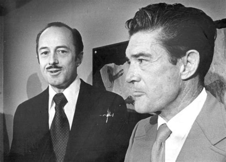 John G. Schmitz biografía, edad, altura, esposo, net worth, familia