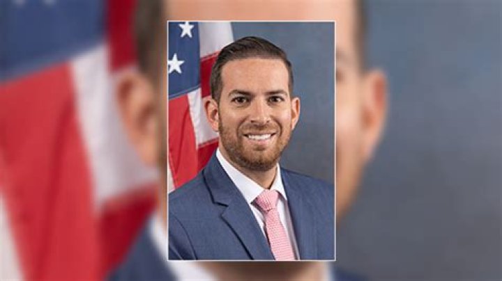 John Perez (Politician) - Age, Birthday, Bio, Facts, Family, Net Worth, Height & More