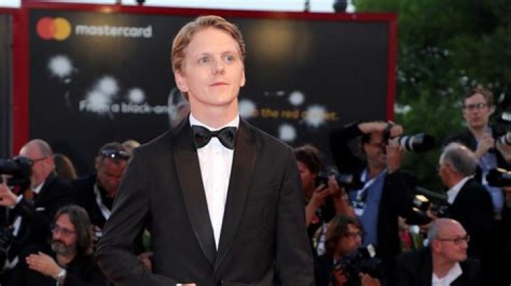 Jonas Strand Gravli (TV Actor) - Age, Birthday, Bio, Facts, Family, Net Worth, Height & More